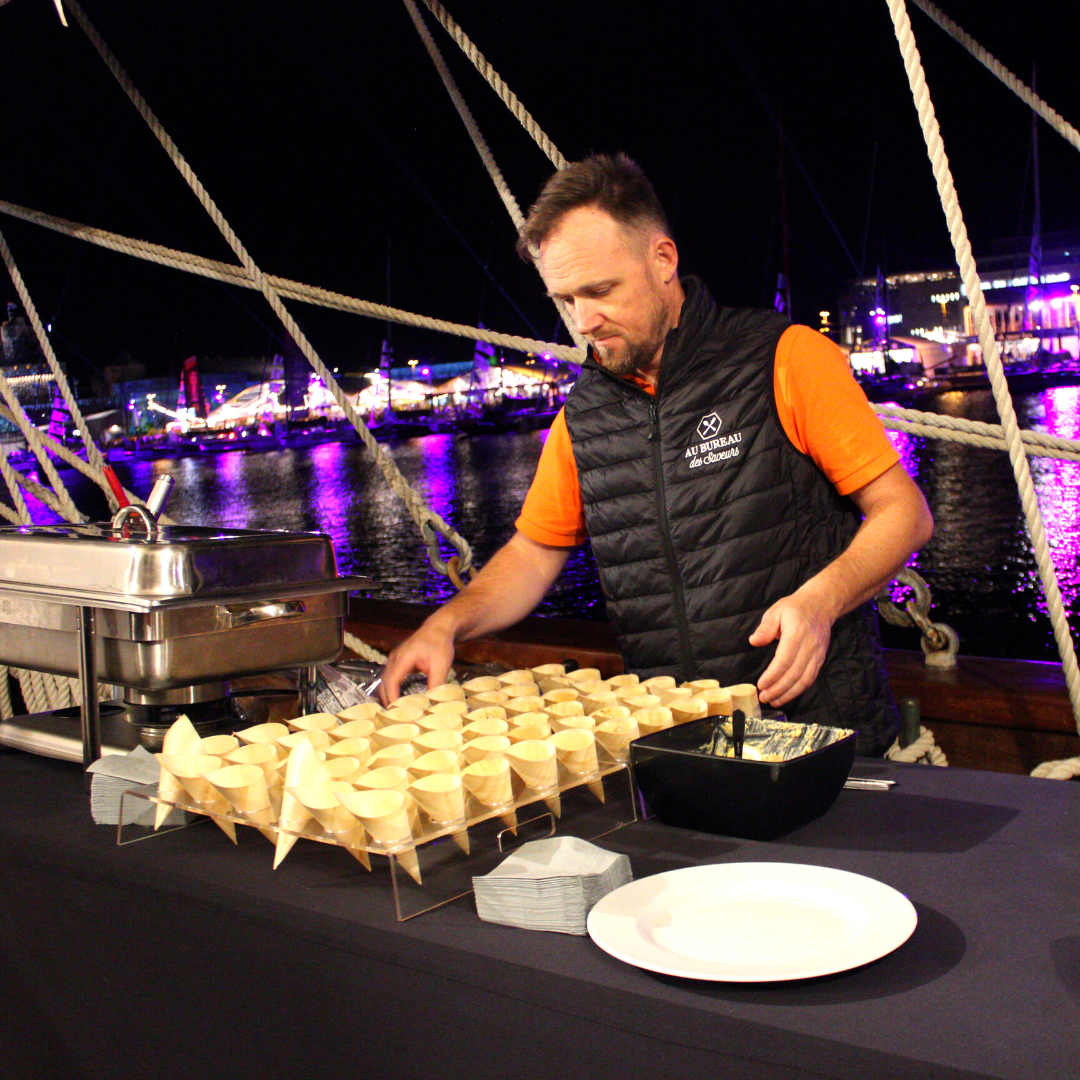 Atelier "Moules Frites" à la Route du Rhum 2022.